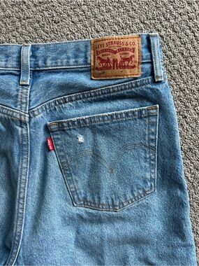 NEW Levi’s jeans